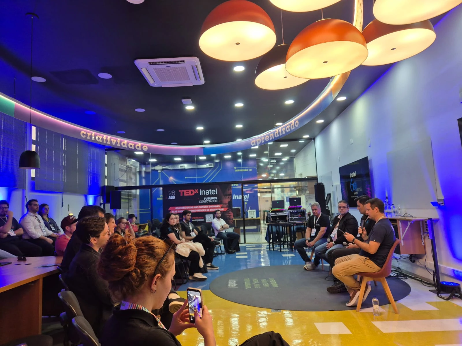 Workshops práticos de tecnologia
